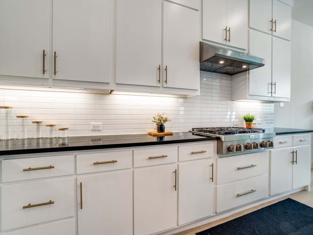 7404 Collin McKinney Parkway