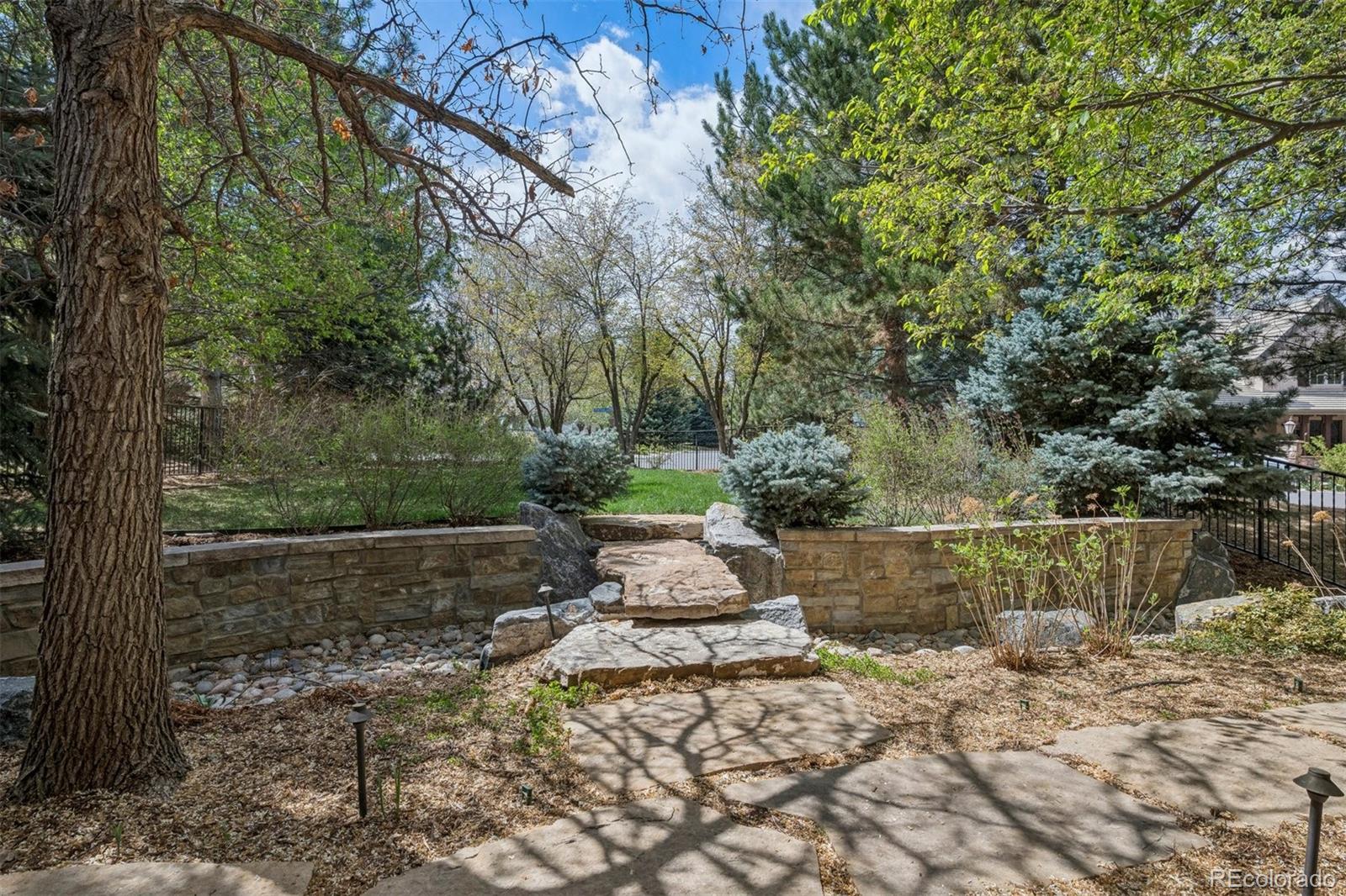 2 Foxtail Circle