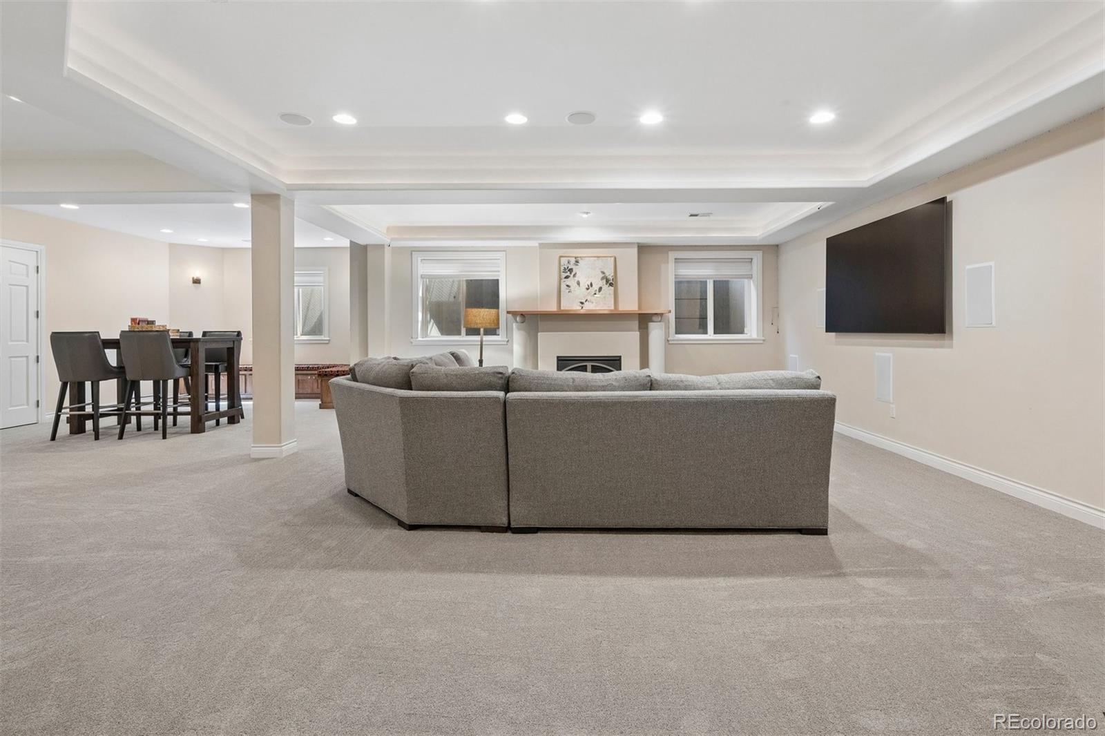 2 Foxtail Circle