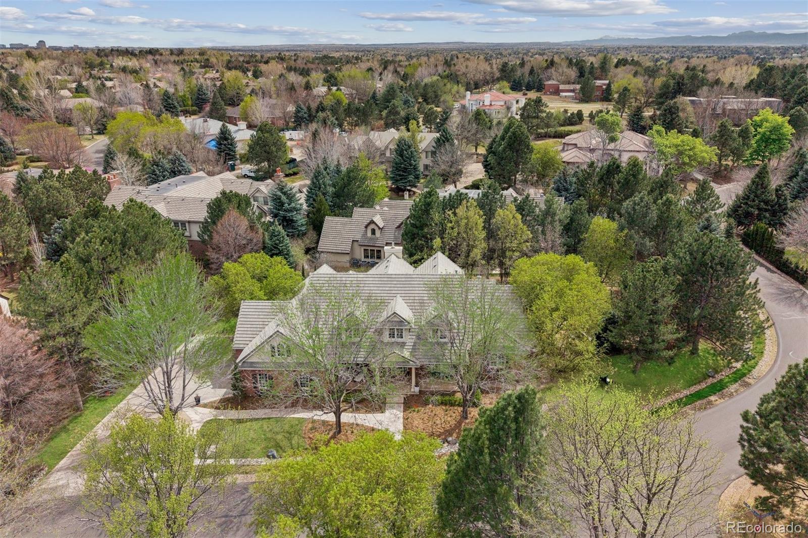 2 Foxtail Circle
