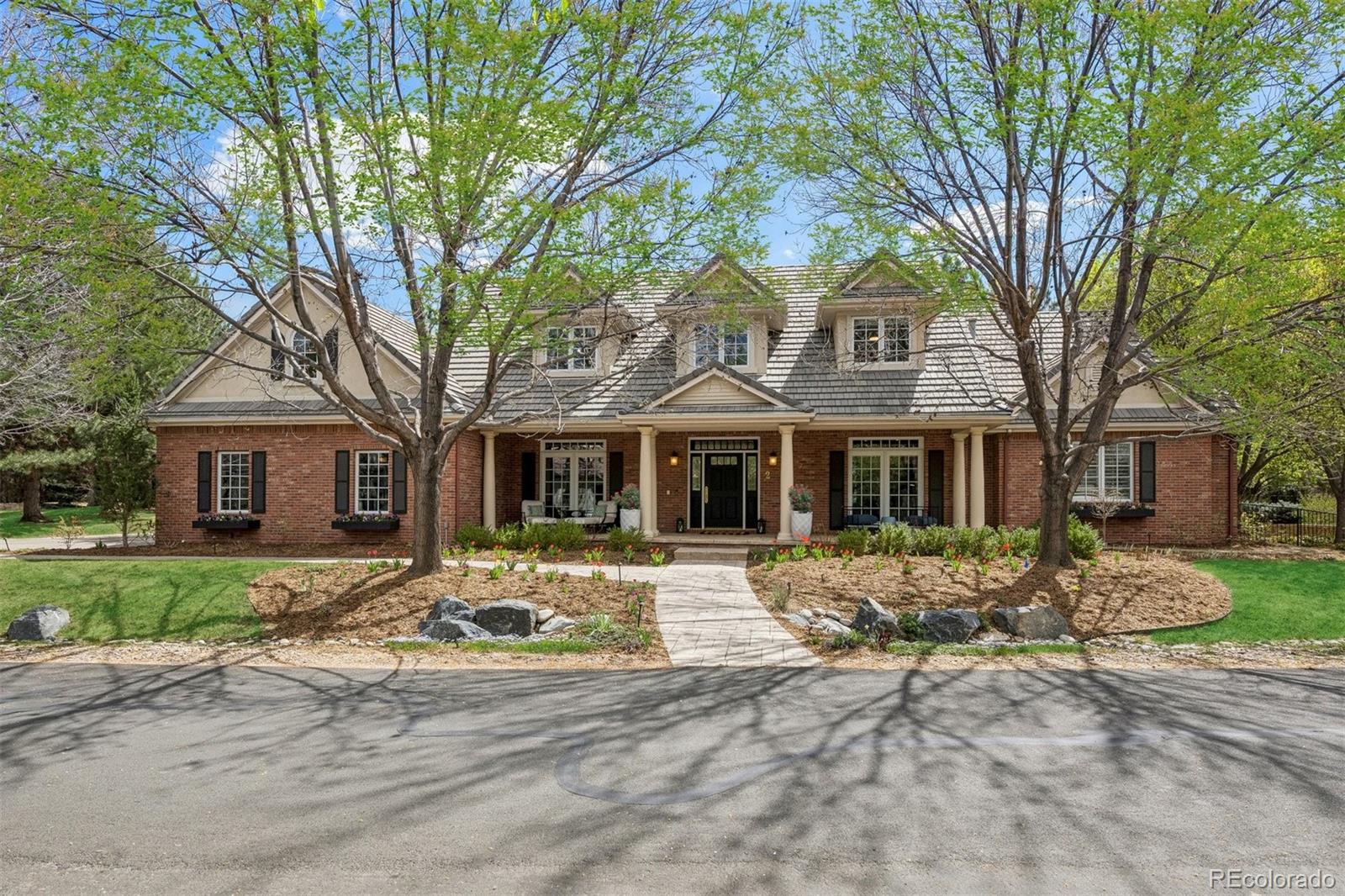 2 Foxtail Circle