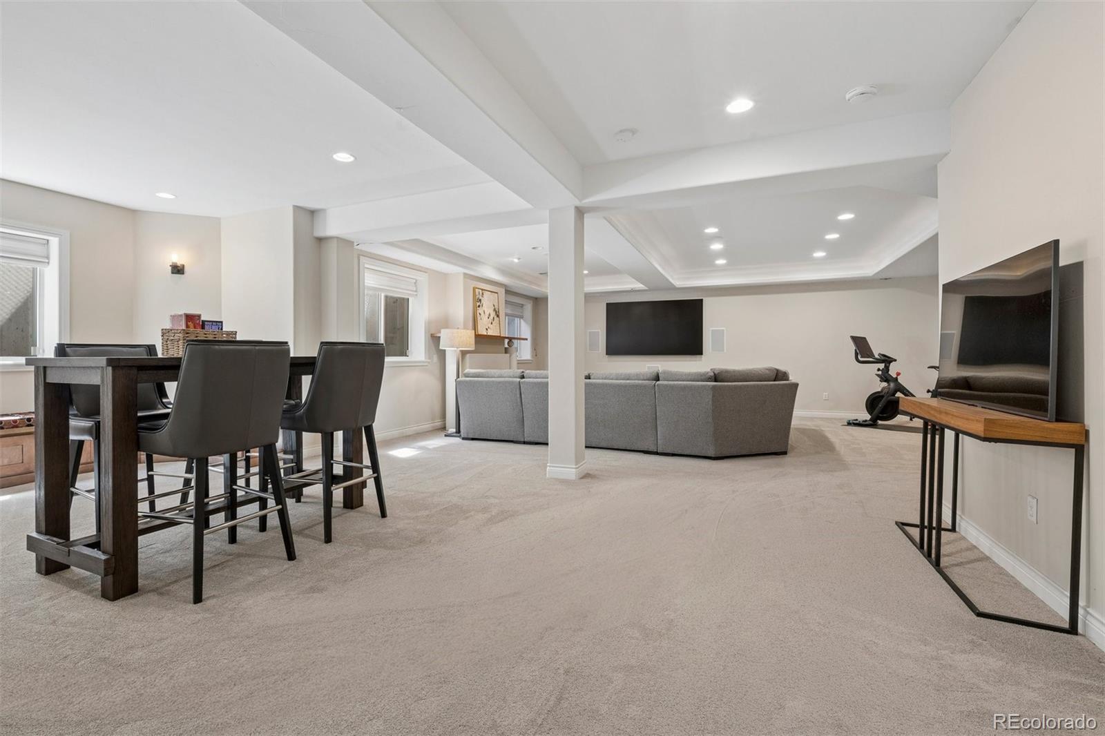 2 Foxtail Circle