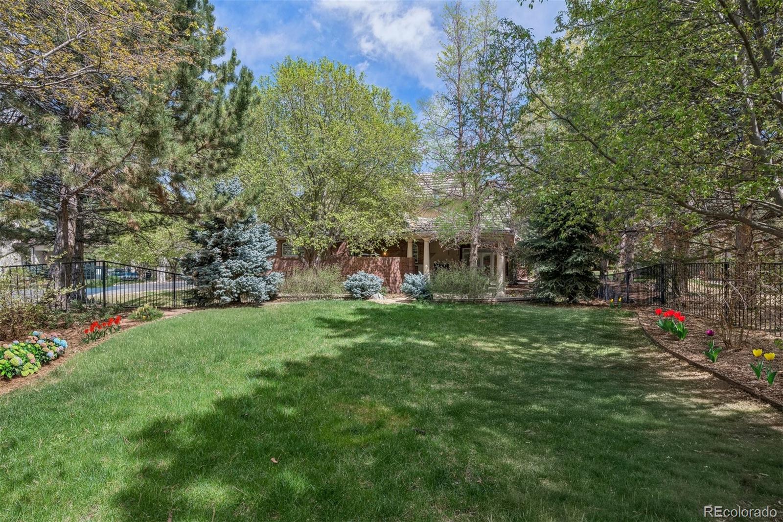2 Foxtail Circle