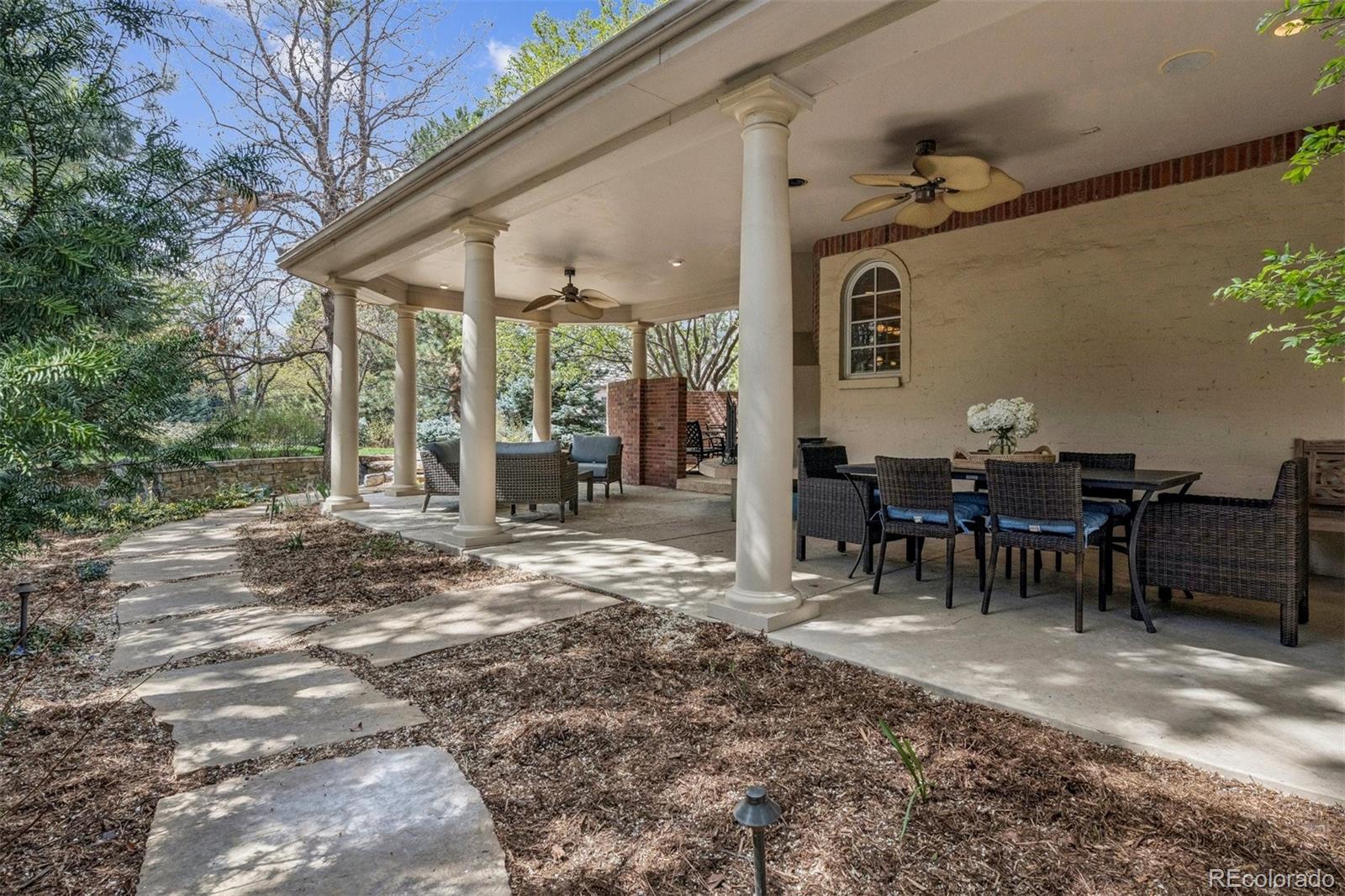 2 Foxtail Circle