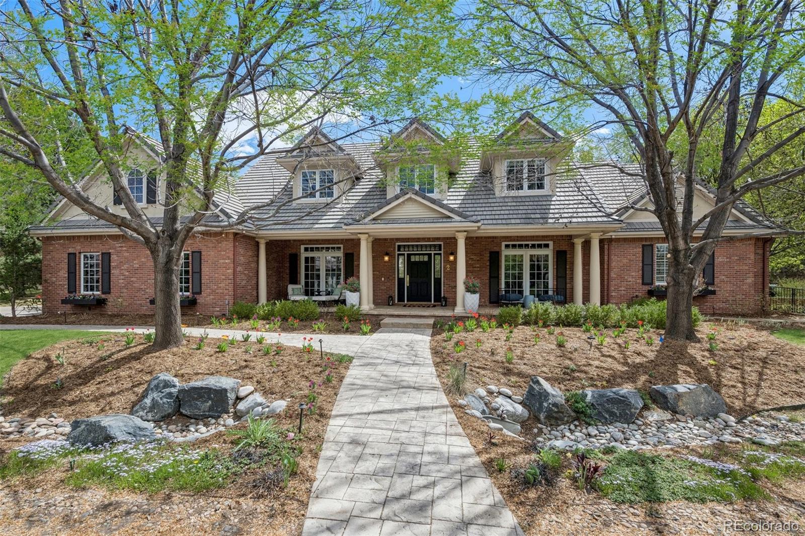 2 Foxtail Circle