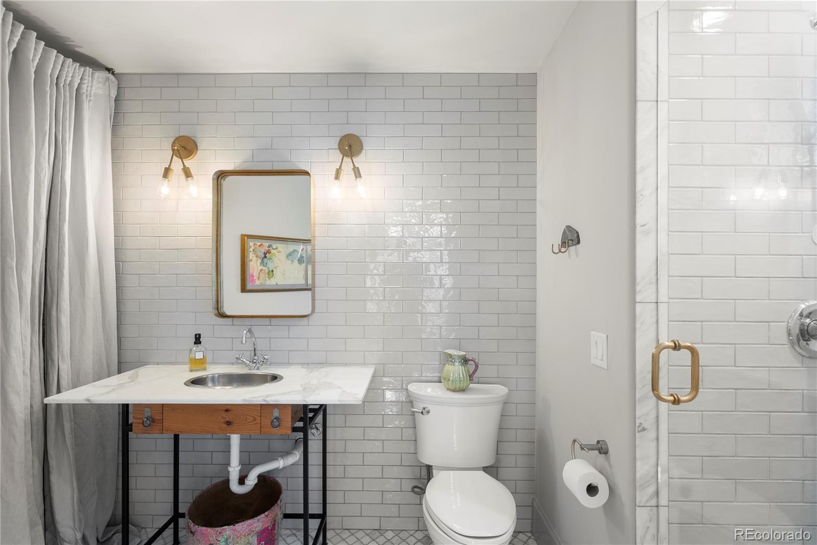 2566 S Clayton Street