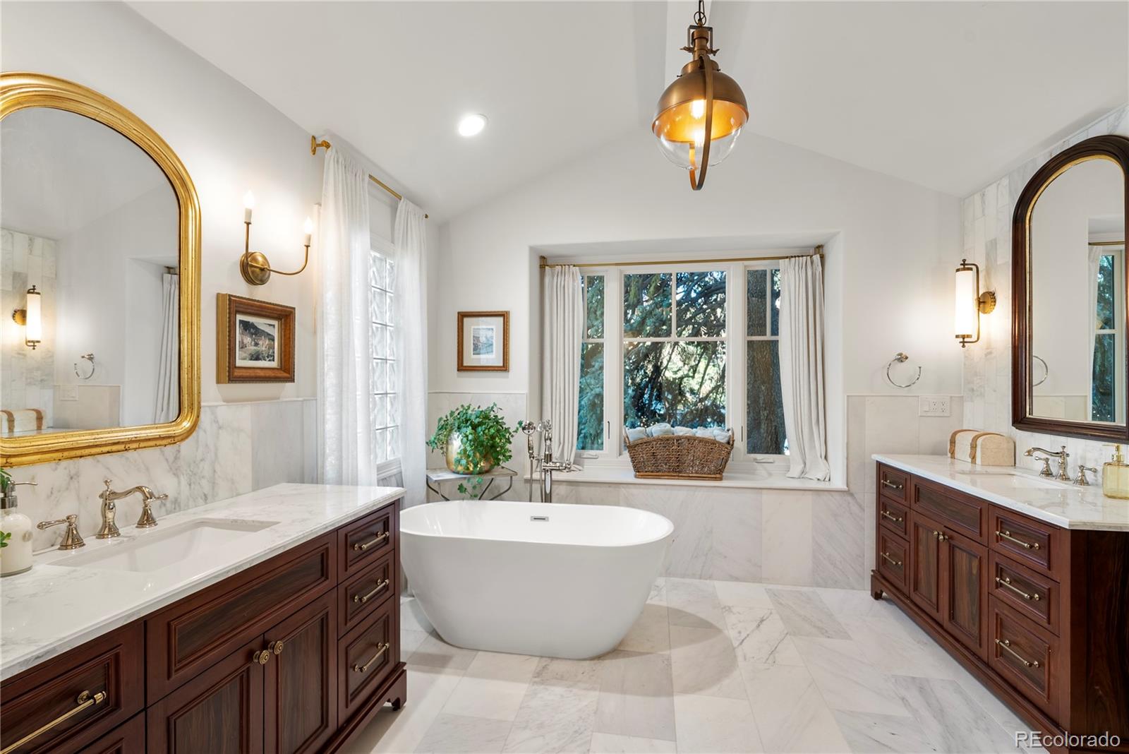 2566 S Clayton Street