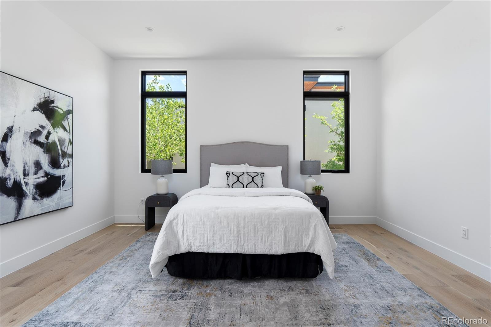 2821 E Cedar Avenue Unit: 11