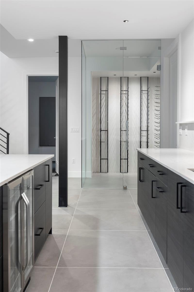 2821 E Cedar Avenue Unit: 11