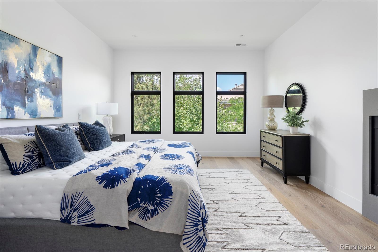 2821 E Cedar Avenue Unit: 11