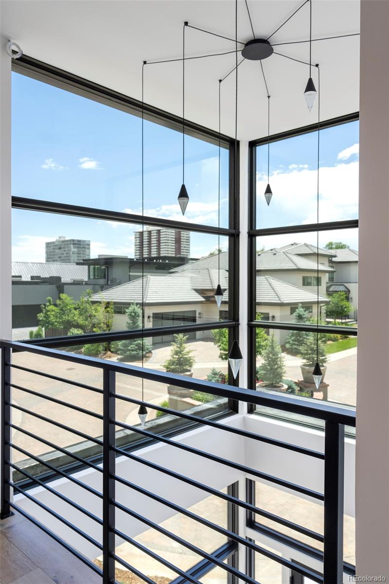 2821 E Cedar Avenue Unit: 11