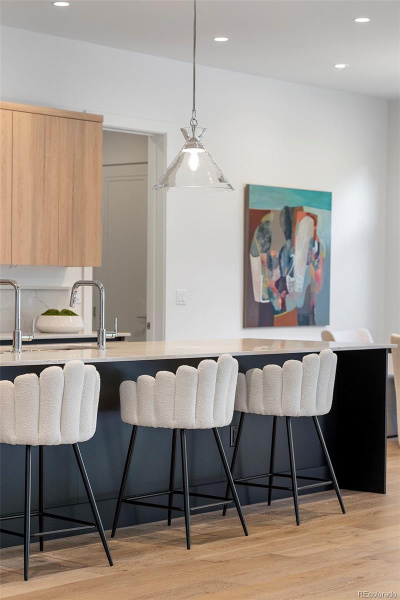 2821 E Cedar Avenue Unit: 11