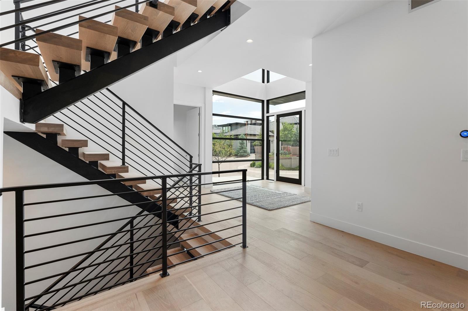 2821 E Cedar Avenue Unit: 11