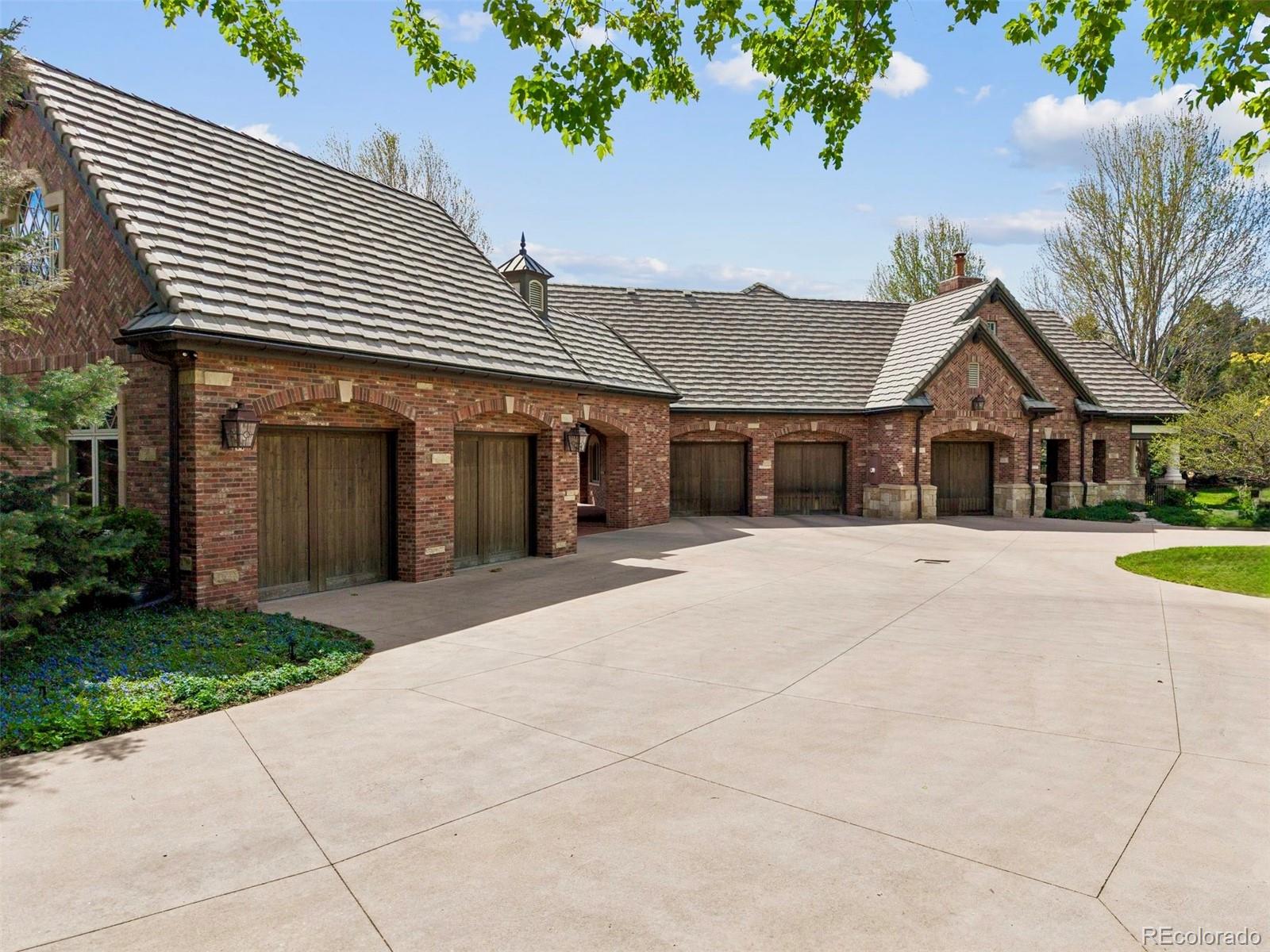 26 Cherry Hills Park Drive