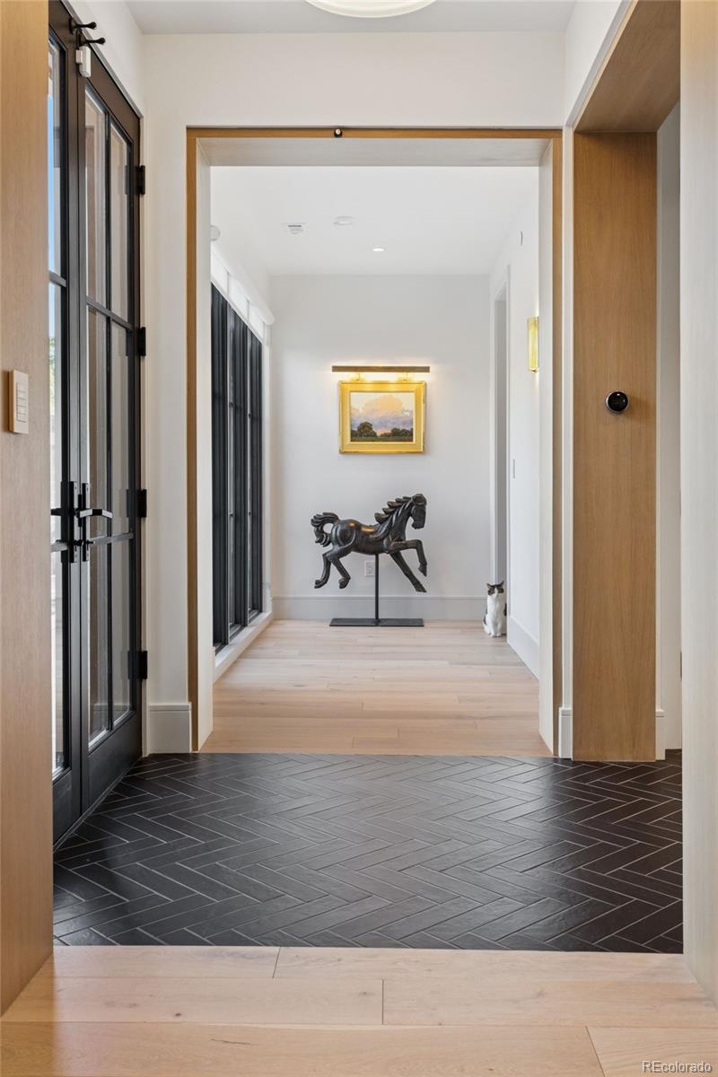 1000 E Stanford Avenue