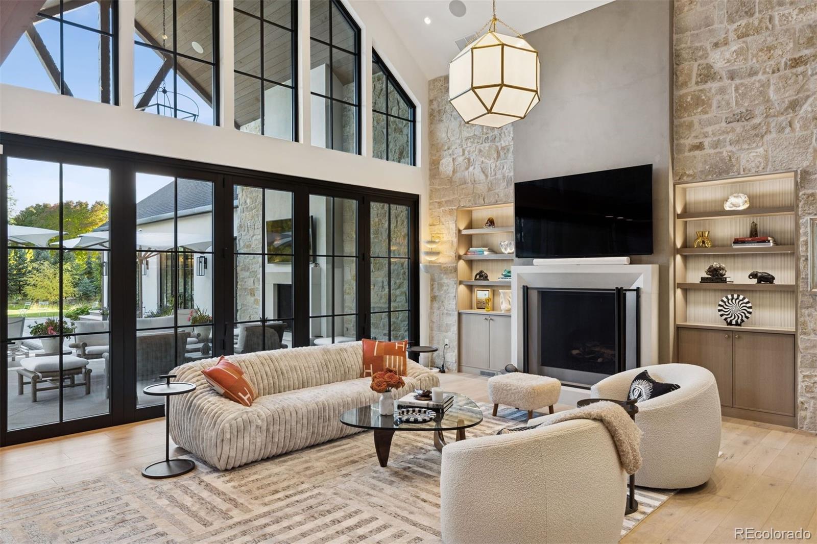 1000 E Stanford Avenue