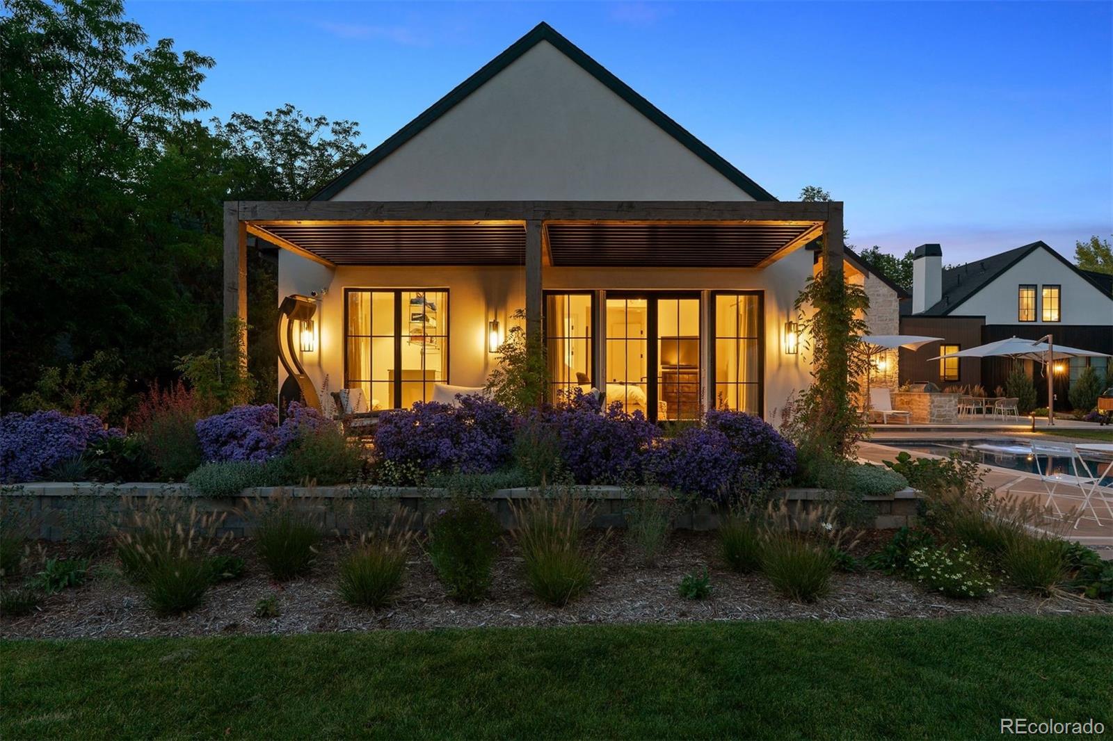 1000 E Stanford Avenue