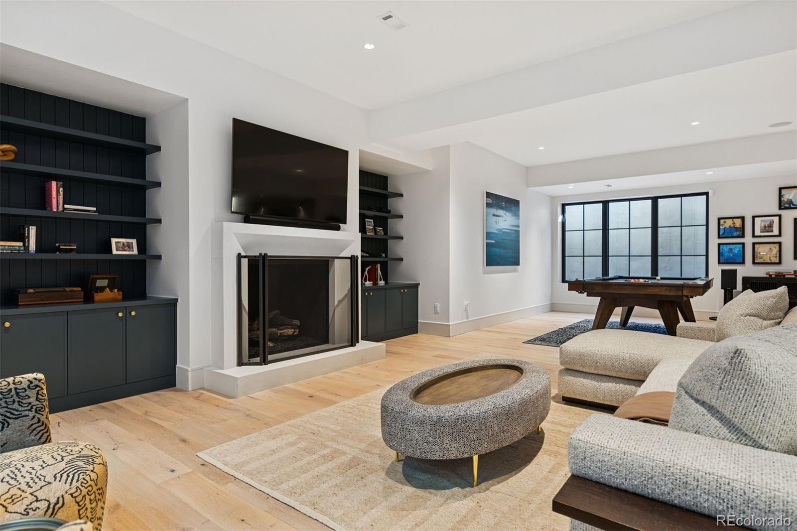 1000 E Stanford Avenue