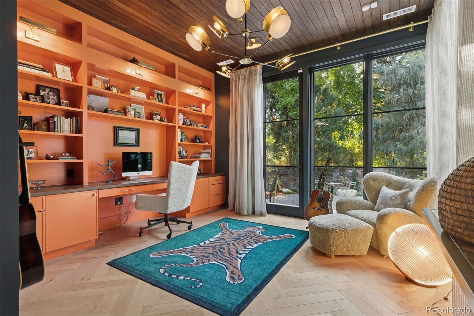 1000 E Stanford Avenue