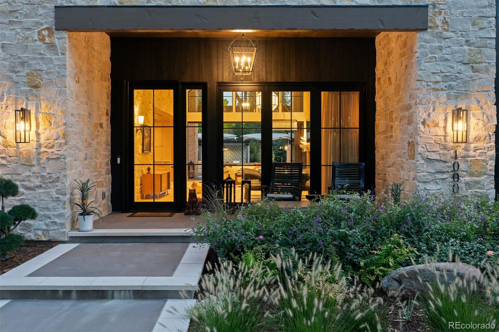 1000 E Stanford Avenue