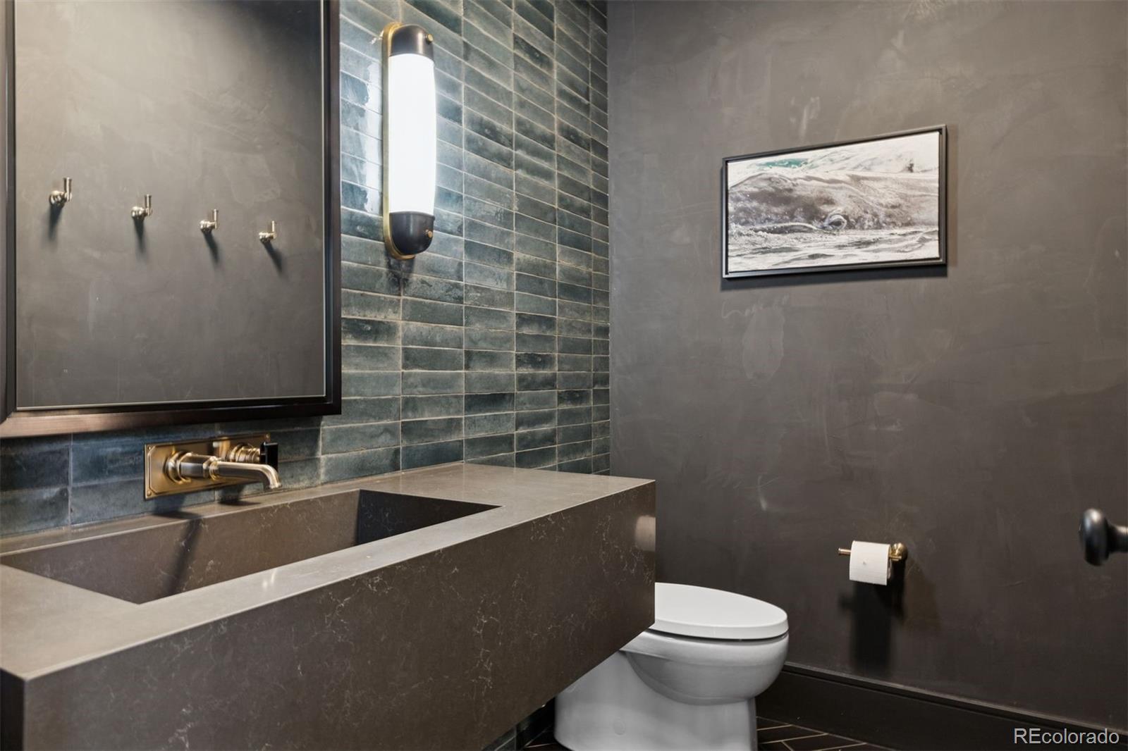 1000 E Stanford Avenue