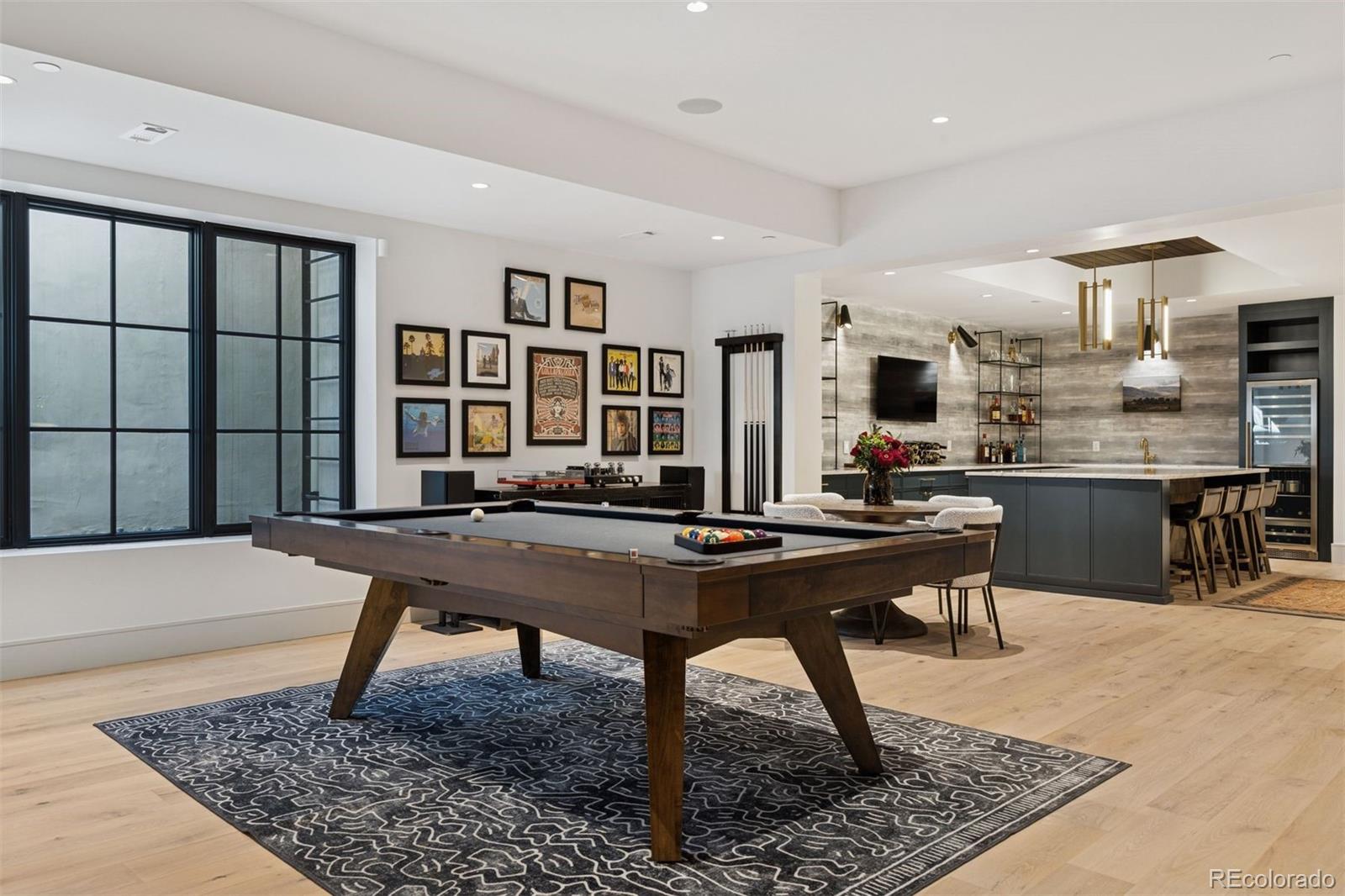 1000 E Stanford Avenue