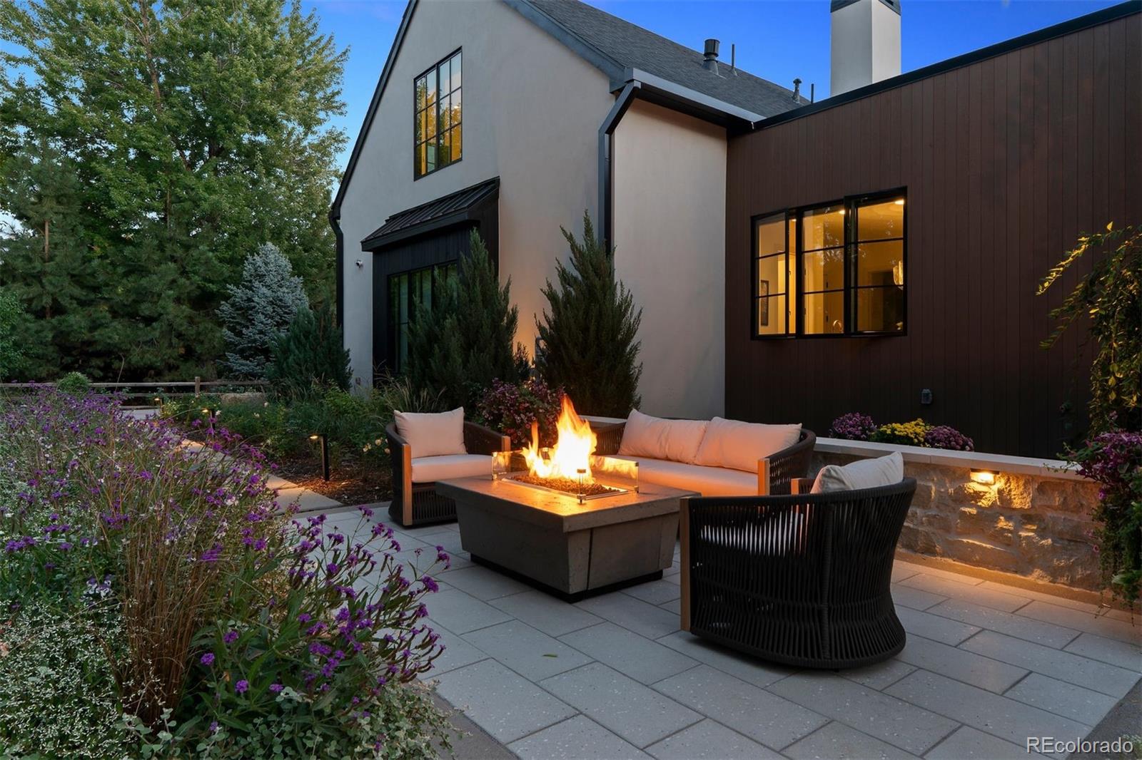 1000 E Stanford Avenue