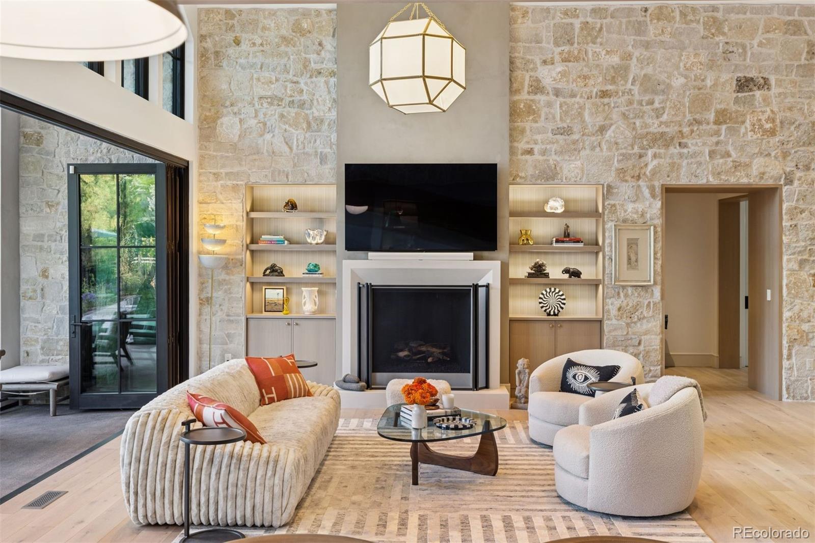 1000 E Stanford Avenue