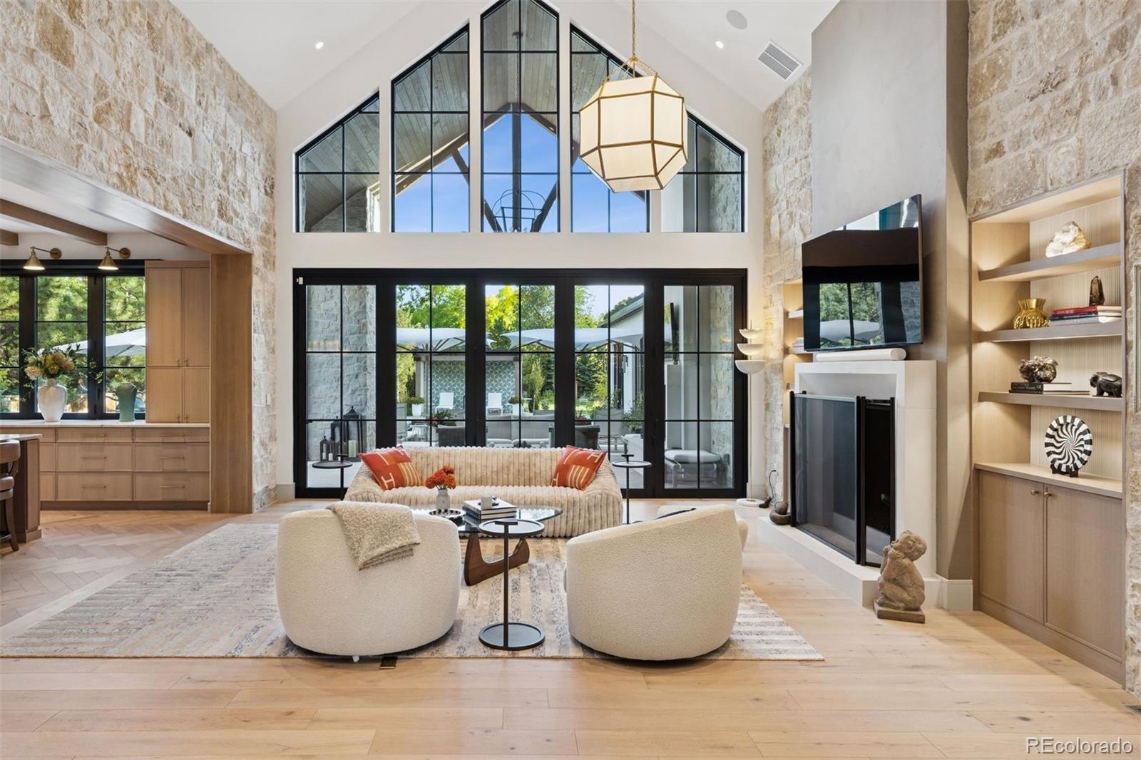 1000 E Stanford Avenue