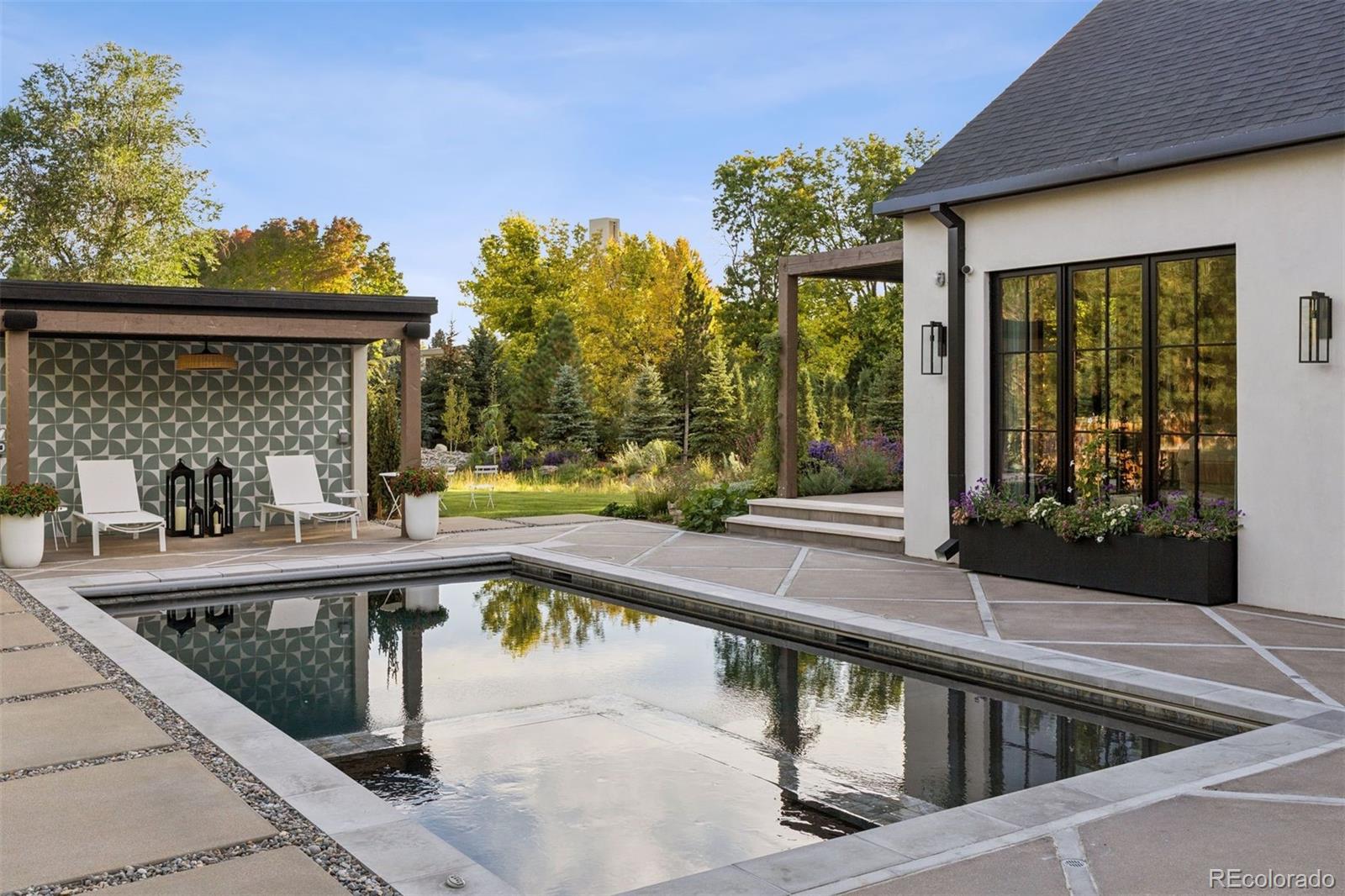 1000 E Stanford Avenue