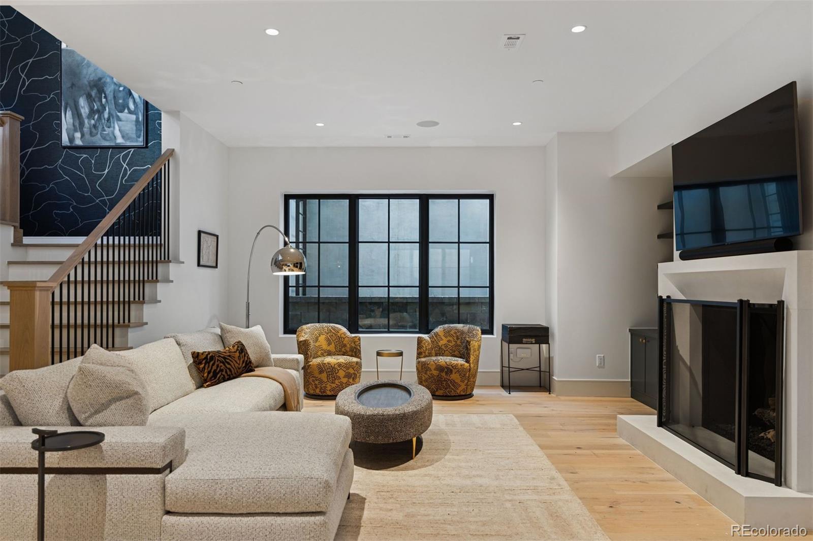 1000 E Stanford Avenue