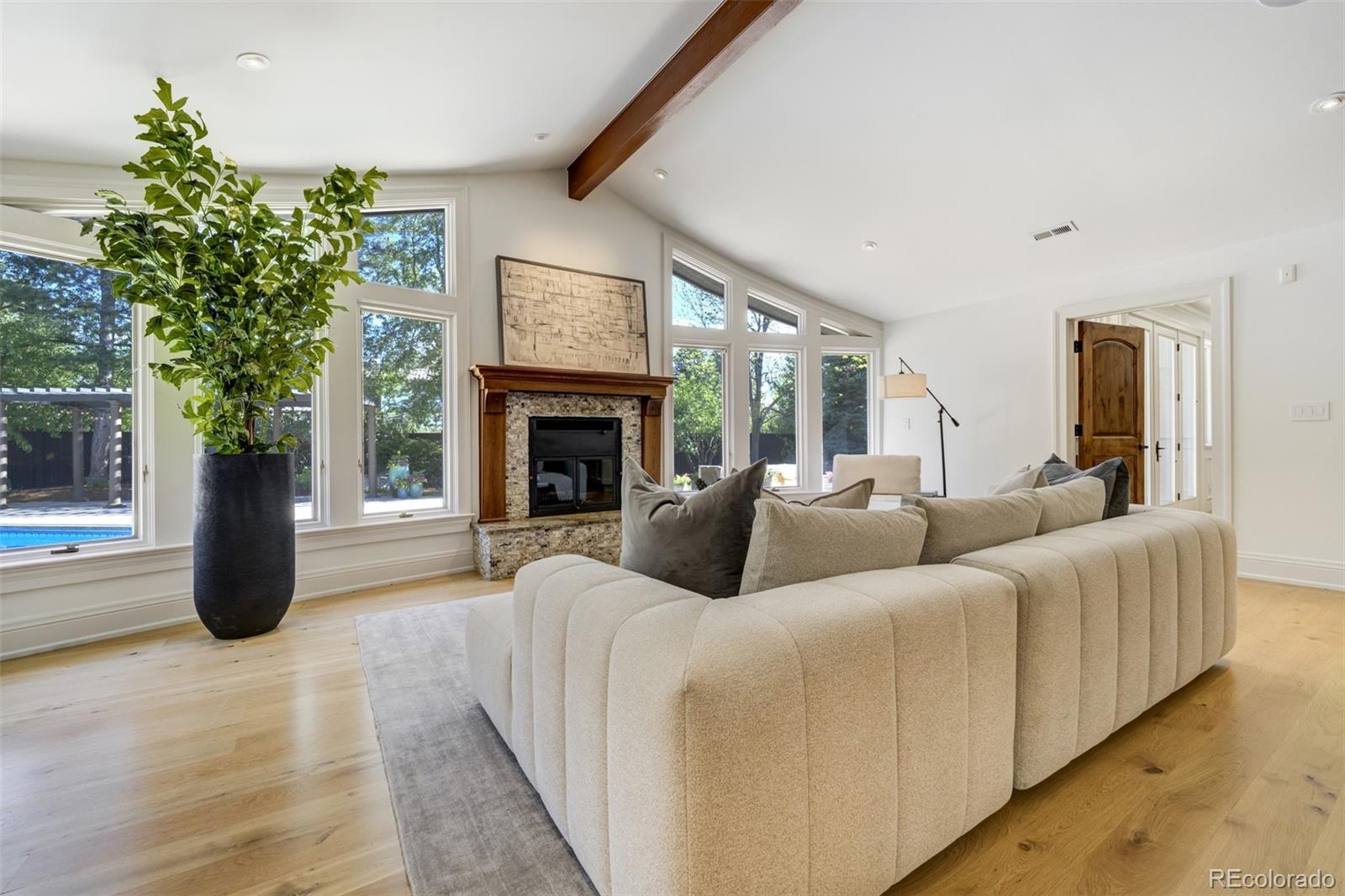 1328 E Layton Avenue