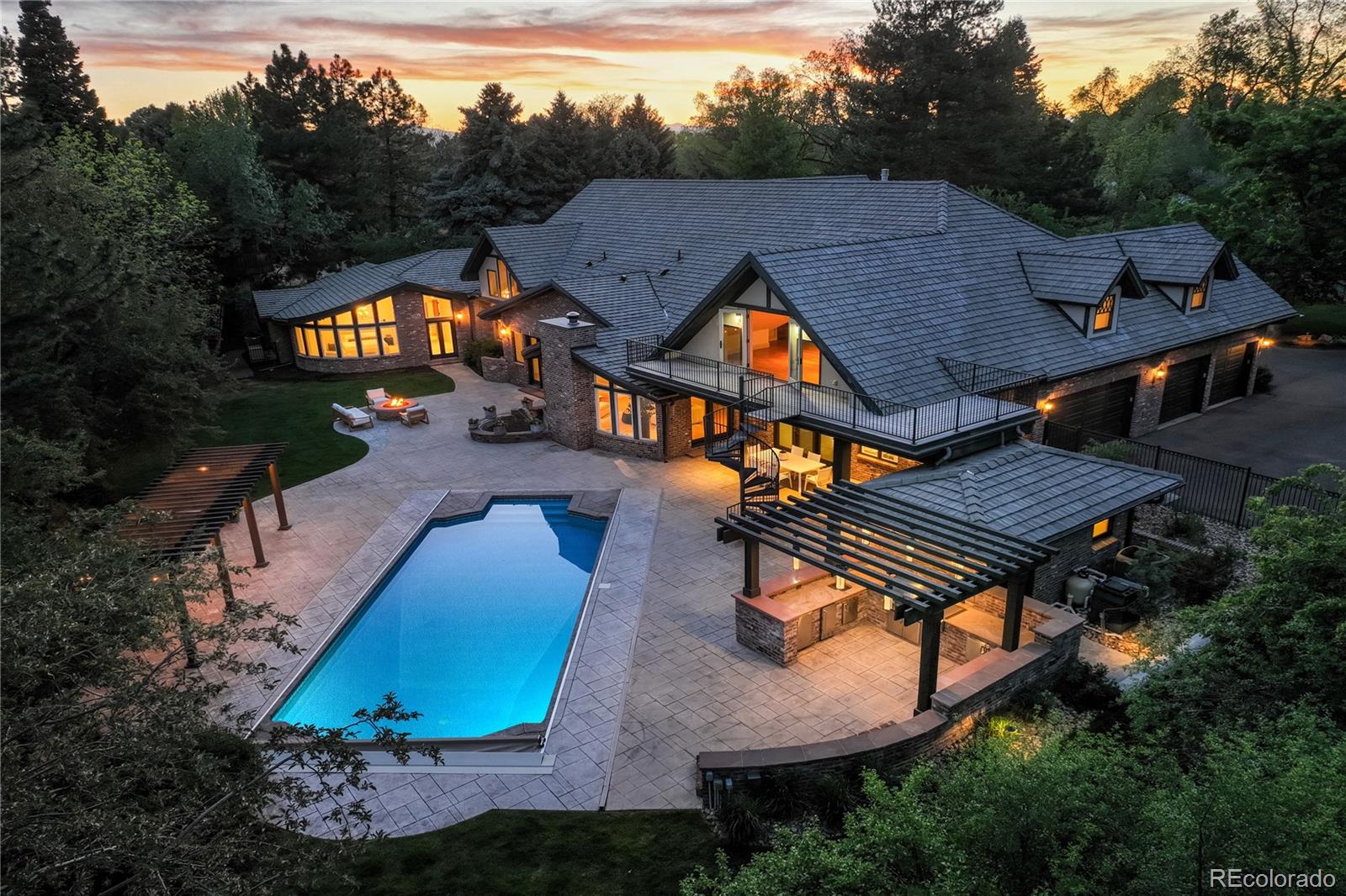 1328 E Layton Avenue