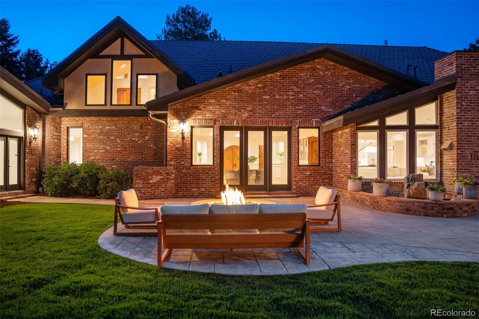 1328 E Layton Avenue