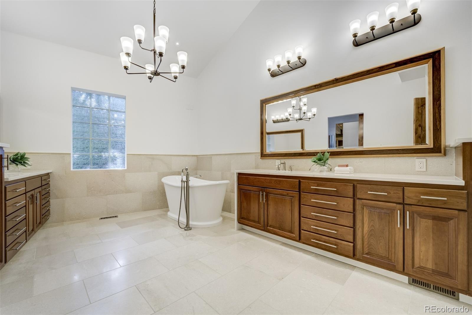 1328 E Layton Avenue