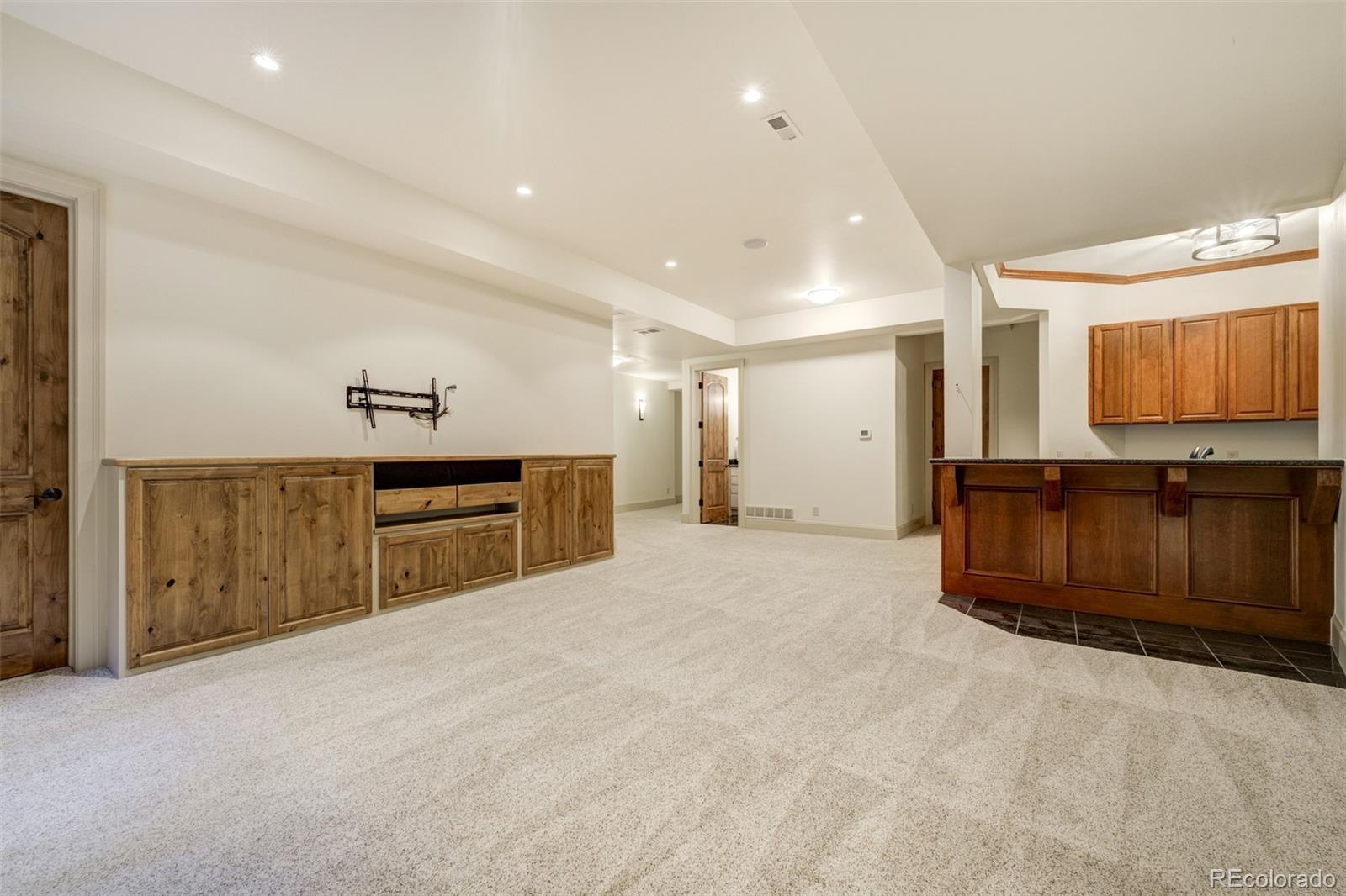 1328 E Layton Avenue