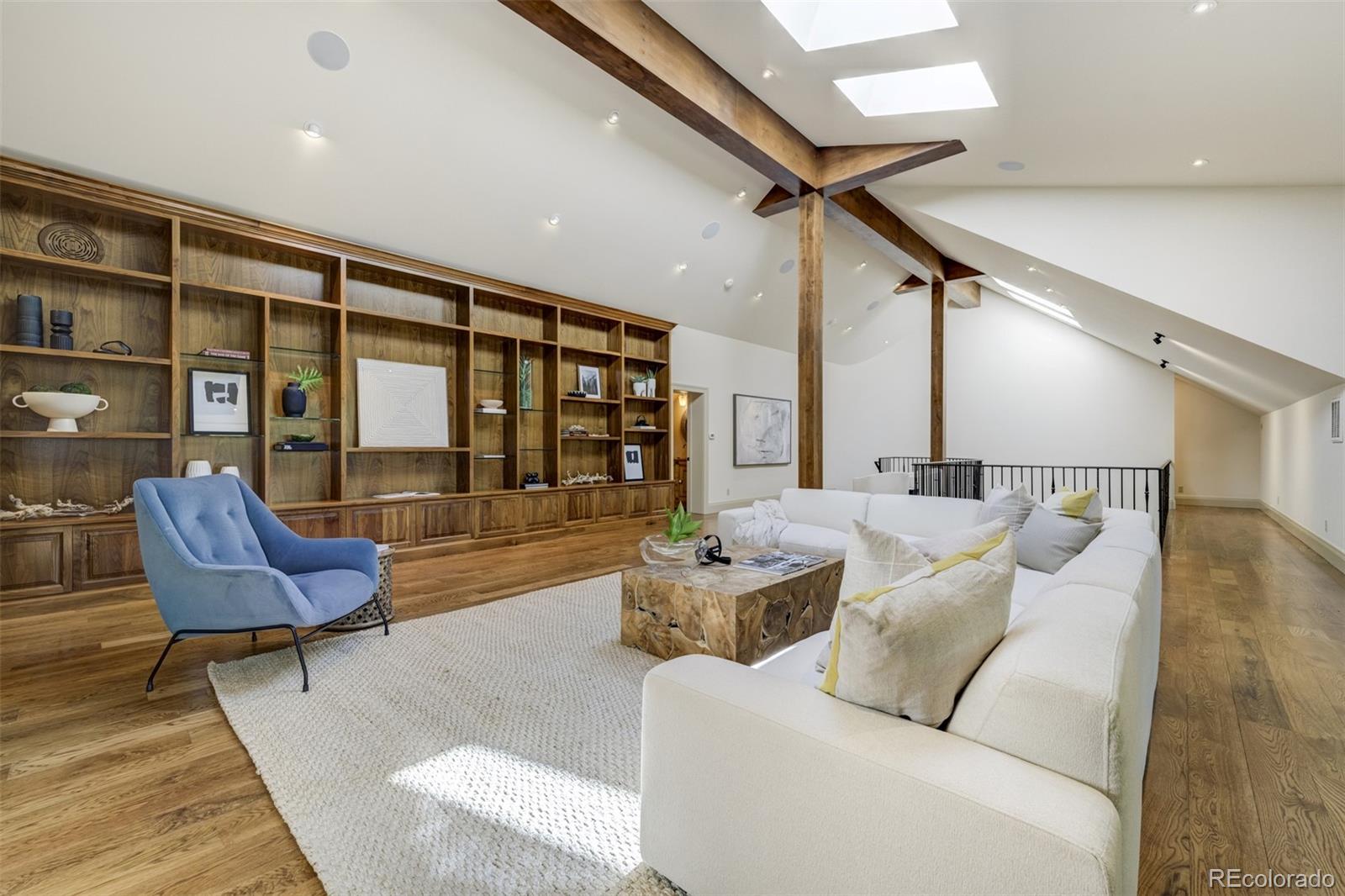 1328 E Layton Avenue