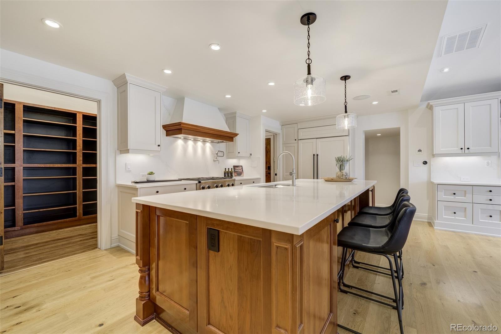 1328 E Layton Avenue