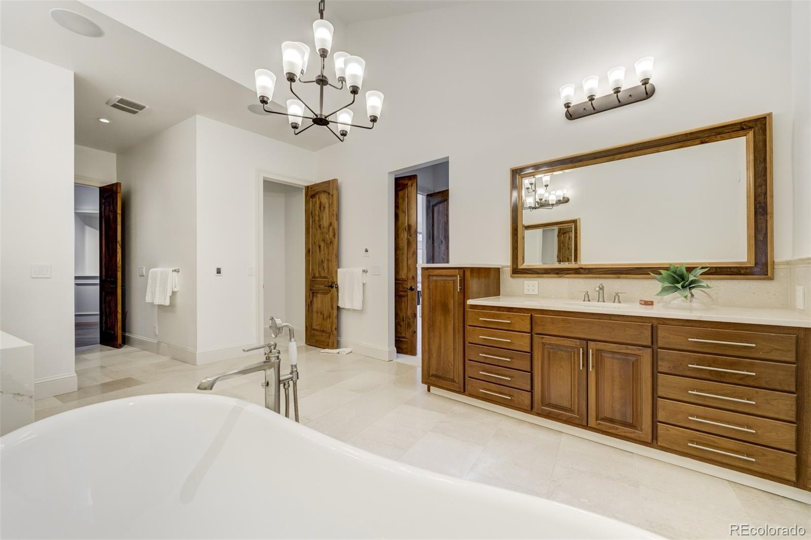 1328 E Layton Avenue