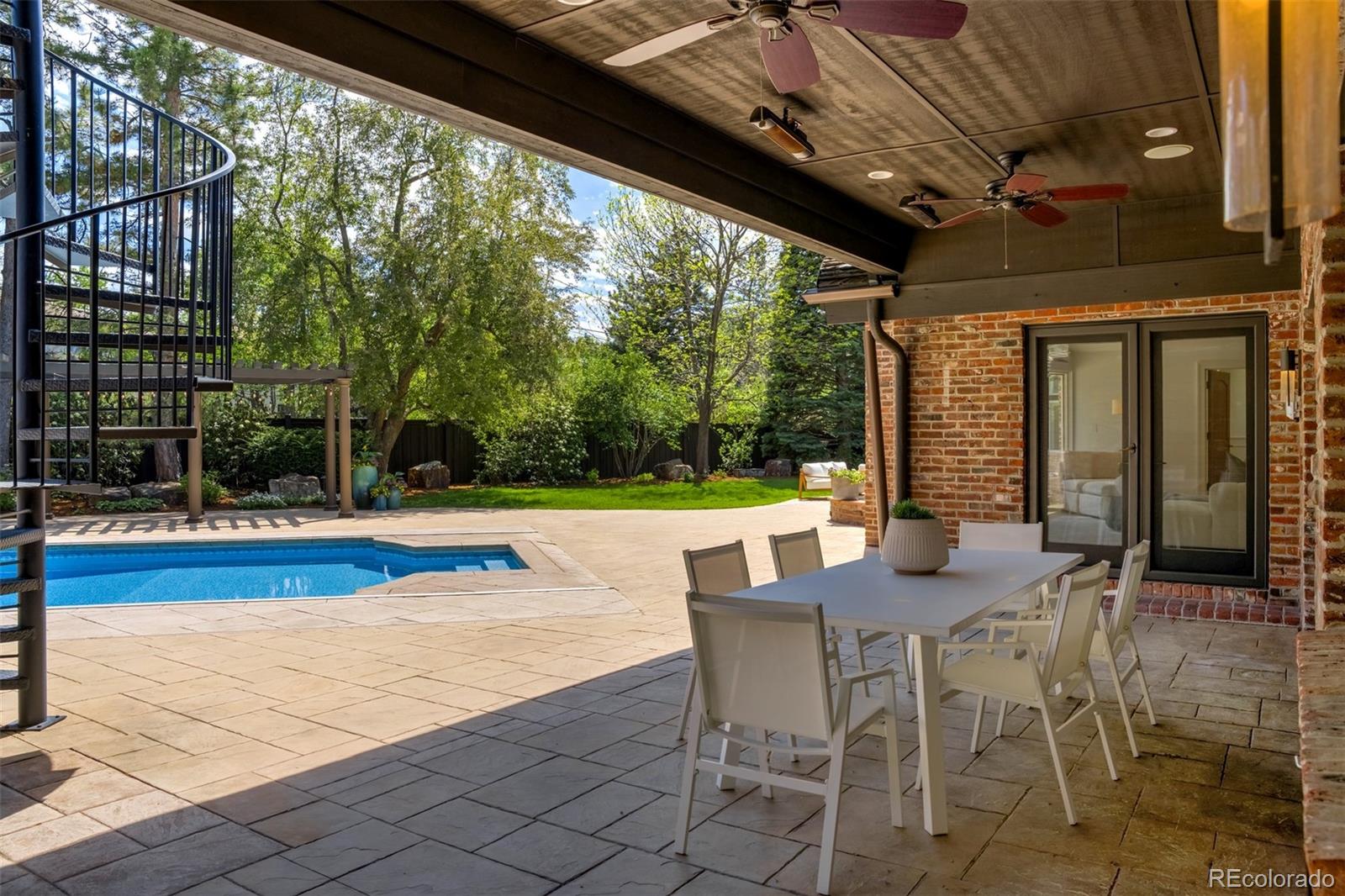 1328 E Layton Avenue