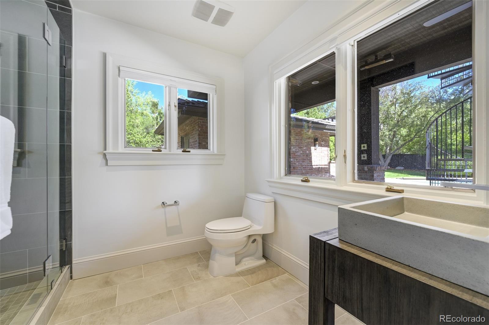 1328 E Layton Avenue