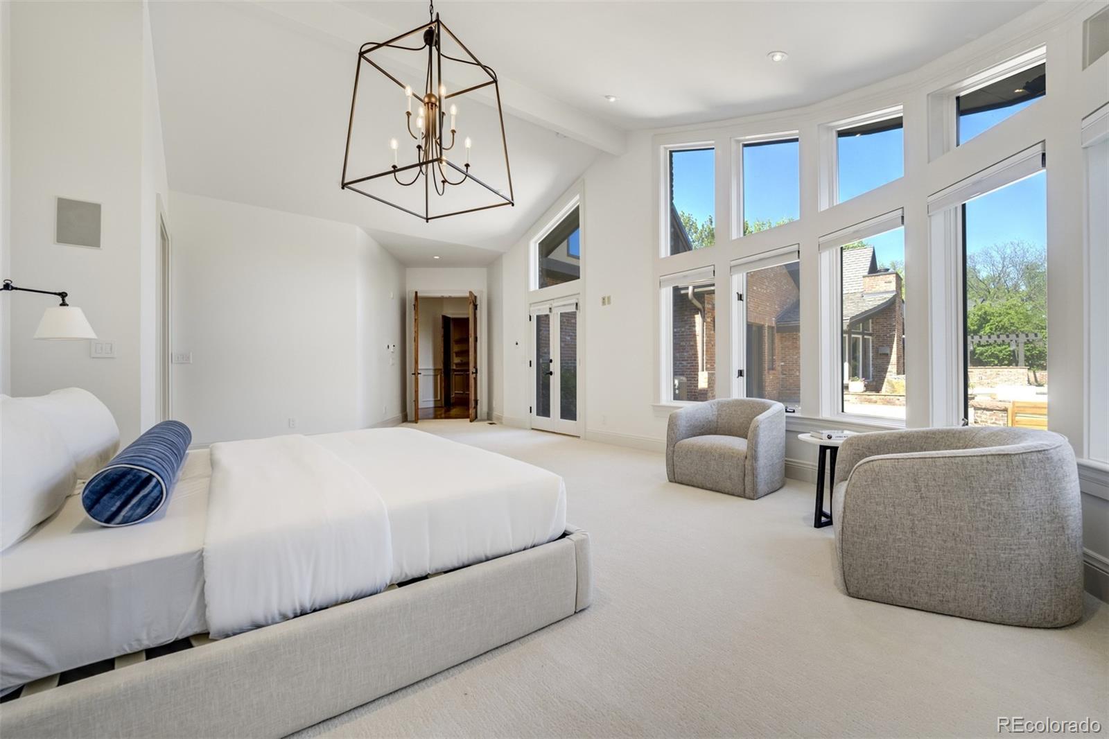 1328 E Layton Avenue