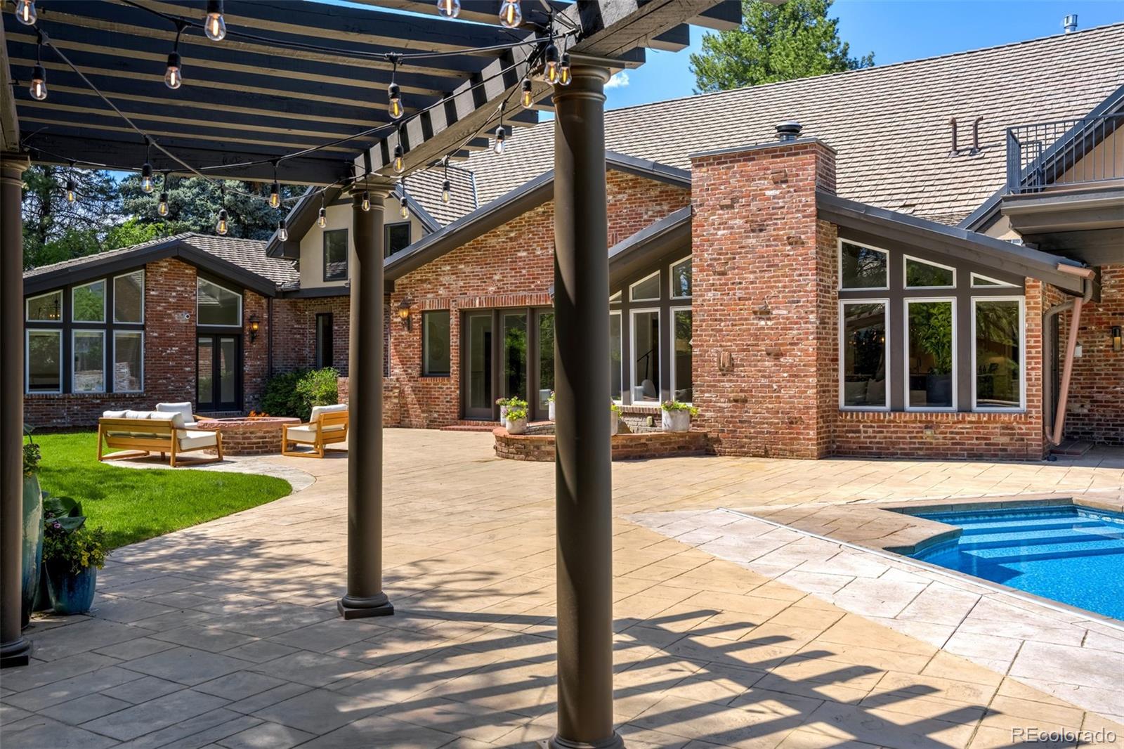 1328 E Layton Avenue