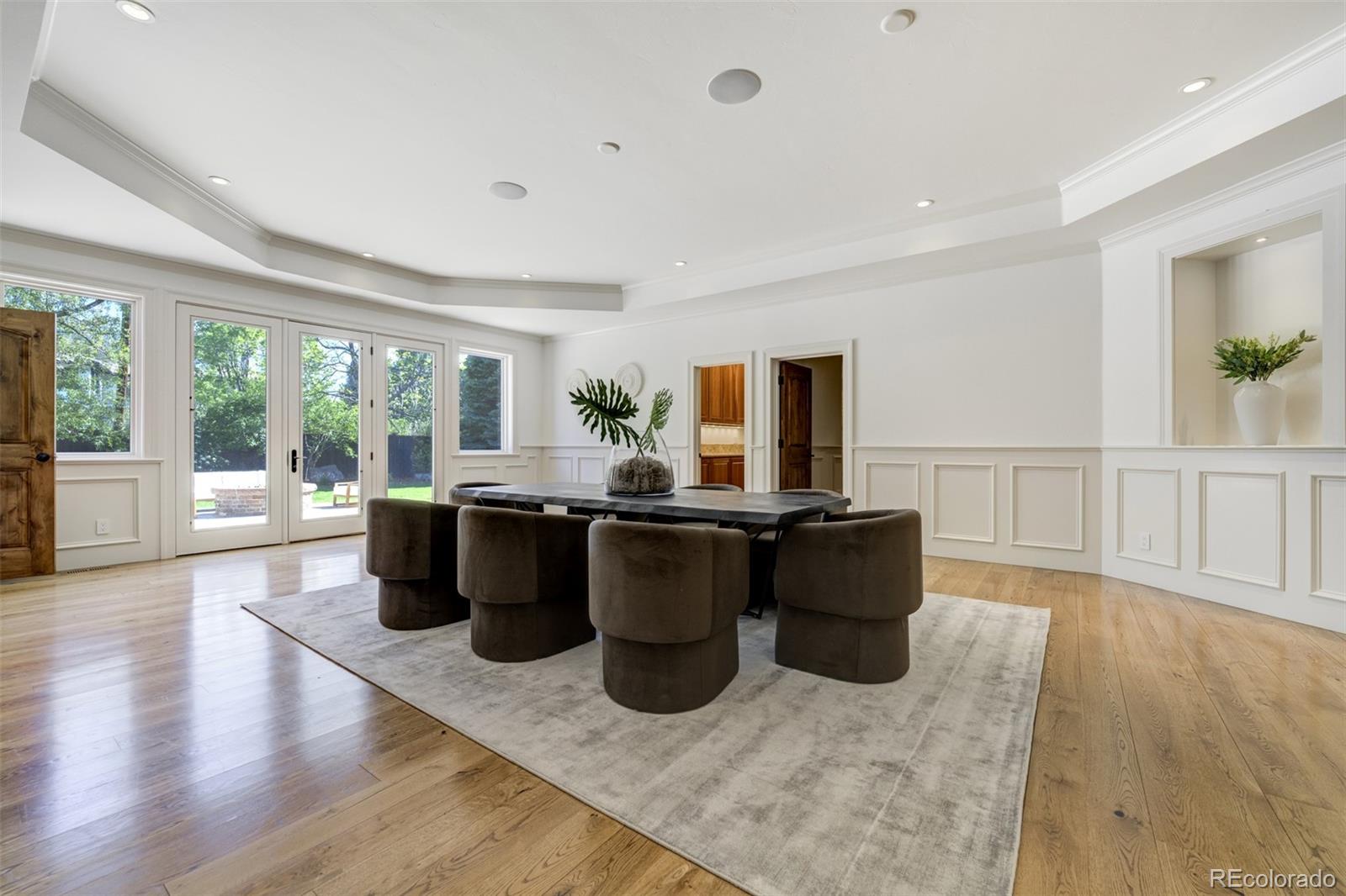 1328 E Layton Avenue