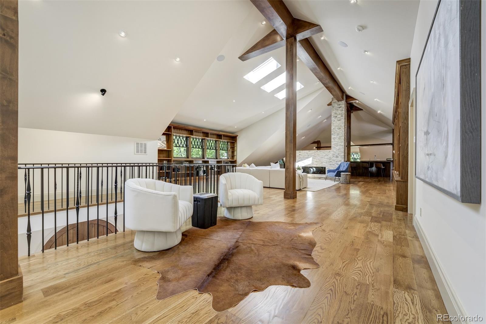 1328 E Layton Avenue