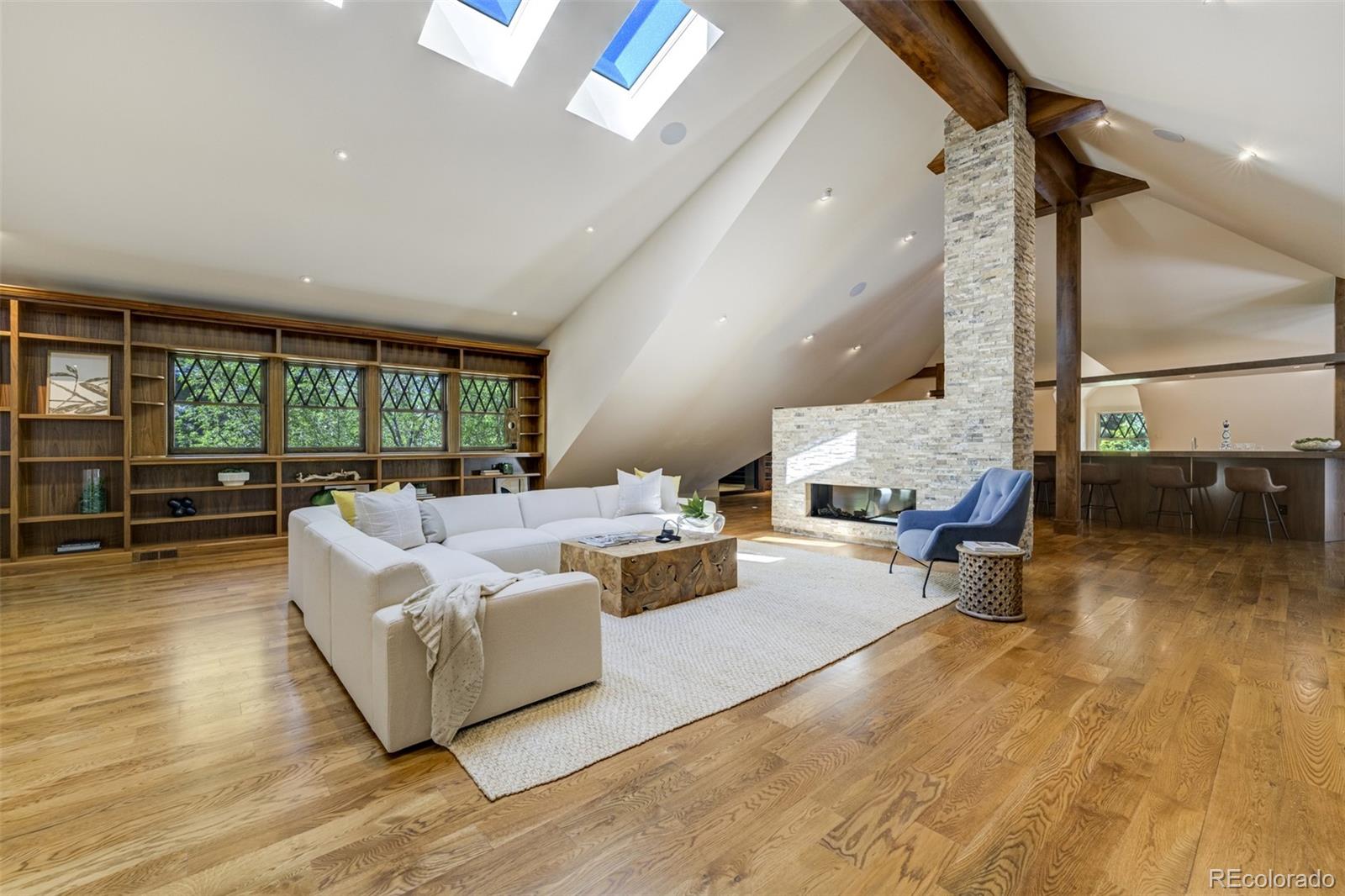 1328 E Layton Avenue