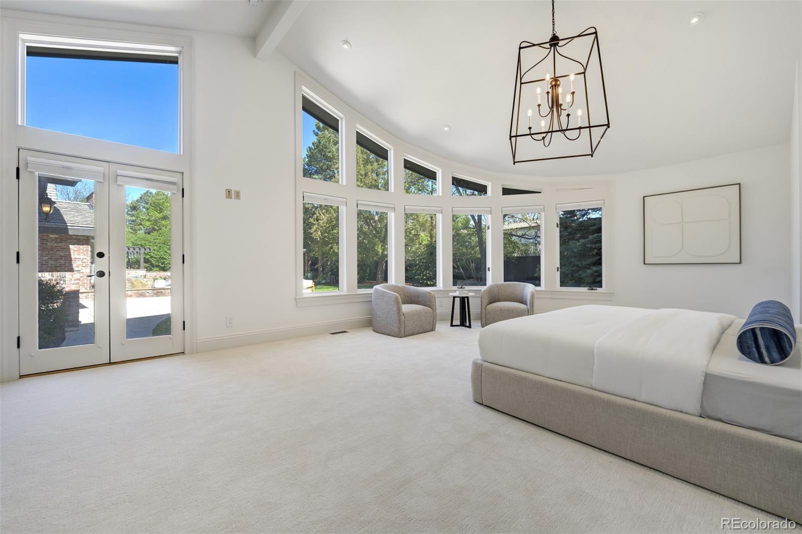 1328 E Layton Avenue