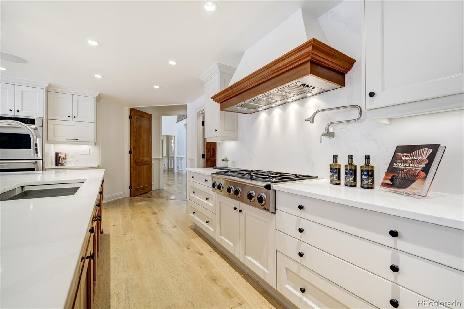 1328 E Layton Avenue