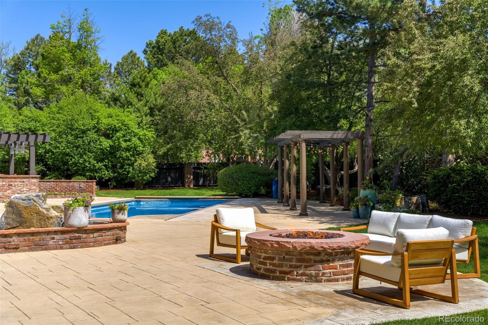 1328 E Layton Avenue