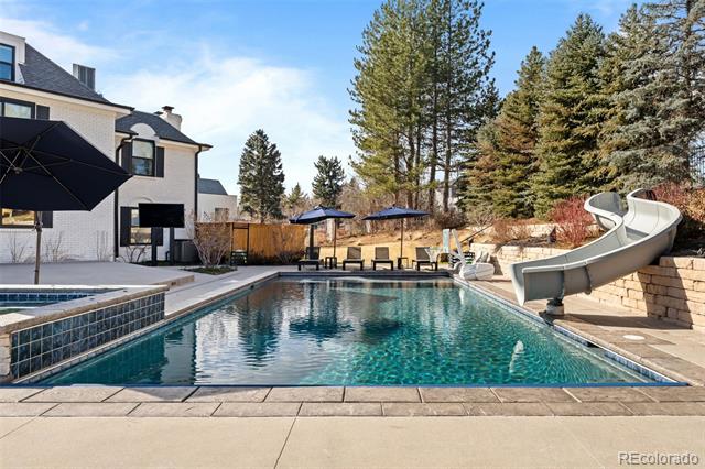 2 Sterling Avenue